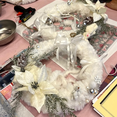 手作り手芸「作ってみよう！素敵なホワイトクリスマスリース」4